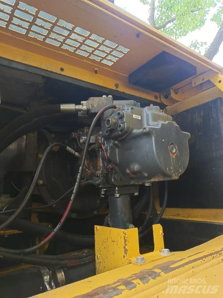 Komatsu PC 450-8 حفارات زحافة