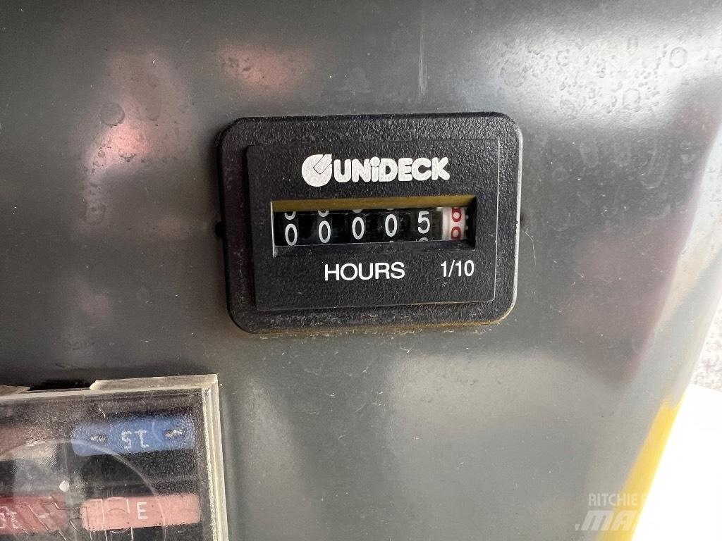 Wacker Neuson DT 10 عربات نقل قلابة مجنزرة