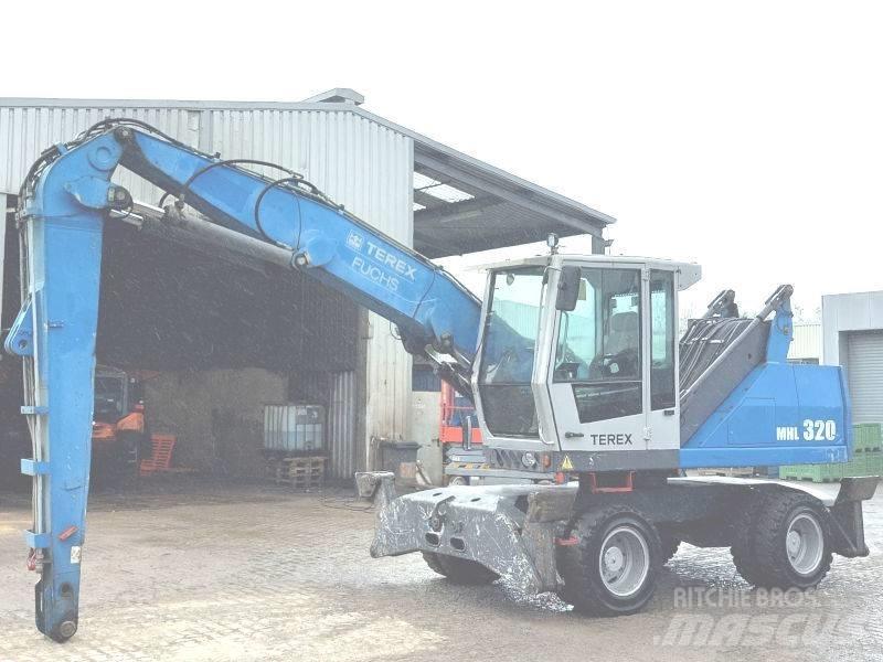 Fuchs MHL 320 D مناولات المخلفات / مناولات صناعية