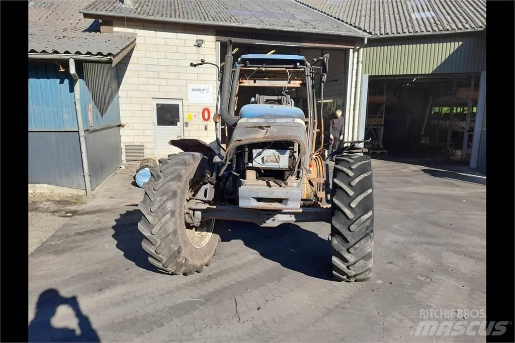 New Holland 8160 الجرارات