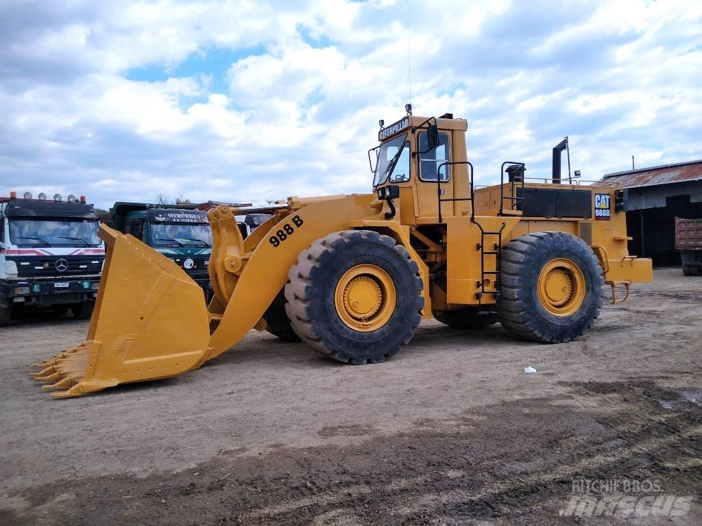 CAT 988 B لوادر بعجل