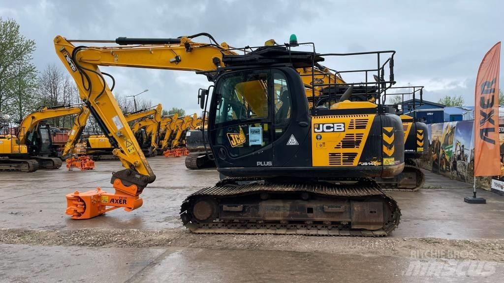 JCB JS 145 LC حفارات زحافة