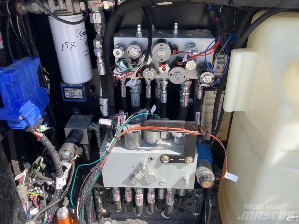 Genie GS 3369 رافعات مقصية الشكل