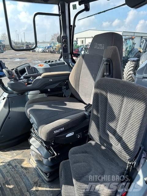 Valtra T 235 D الجرارات