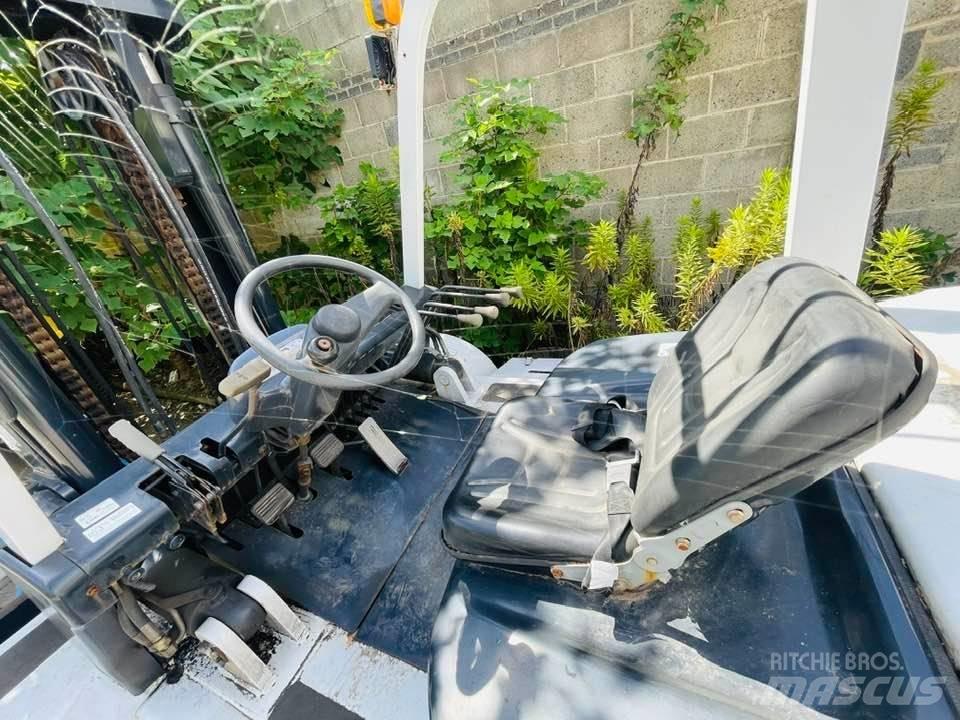 TCM FD100Z8 شاحنات الديزل