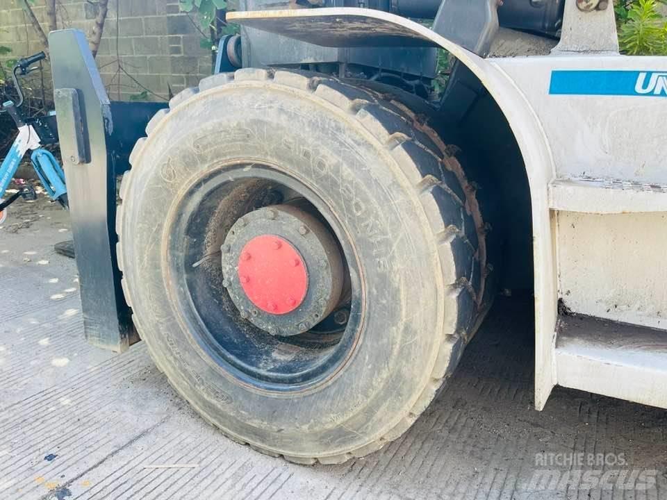 TCM FD100Z8 شاحنات الديزل