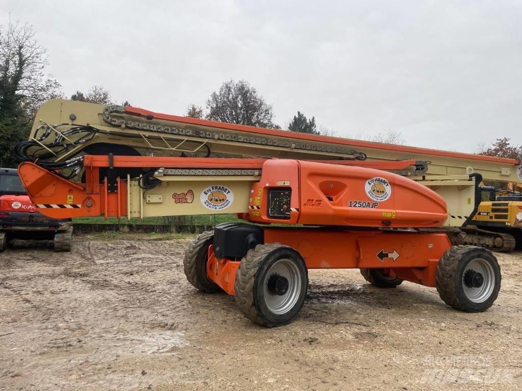 JLG 1250 AJP رافعات سلة مفصلية