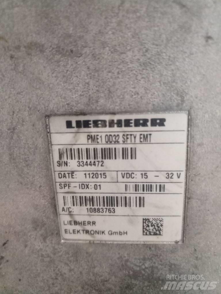 Liebherr R 916 LC إلكترونيات