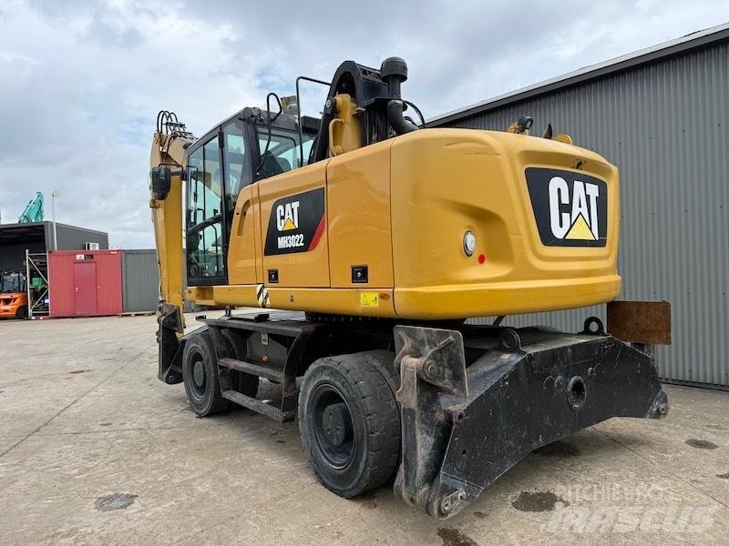 CAT MH 3022 مناولات المخلفات / مناولات صناعية