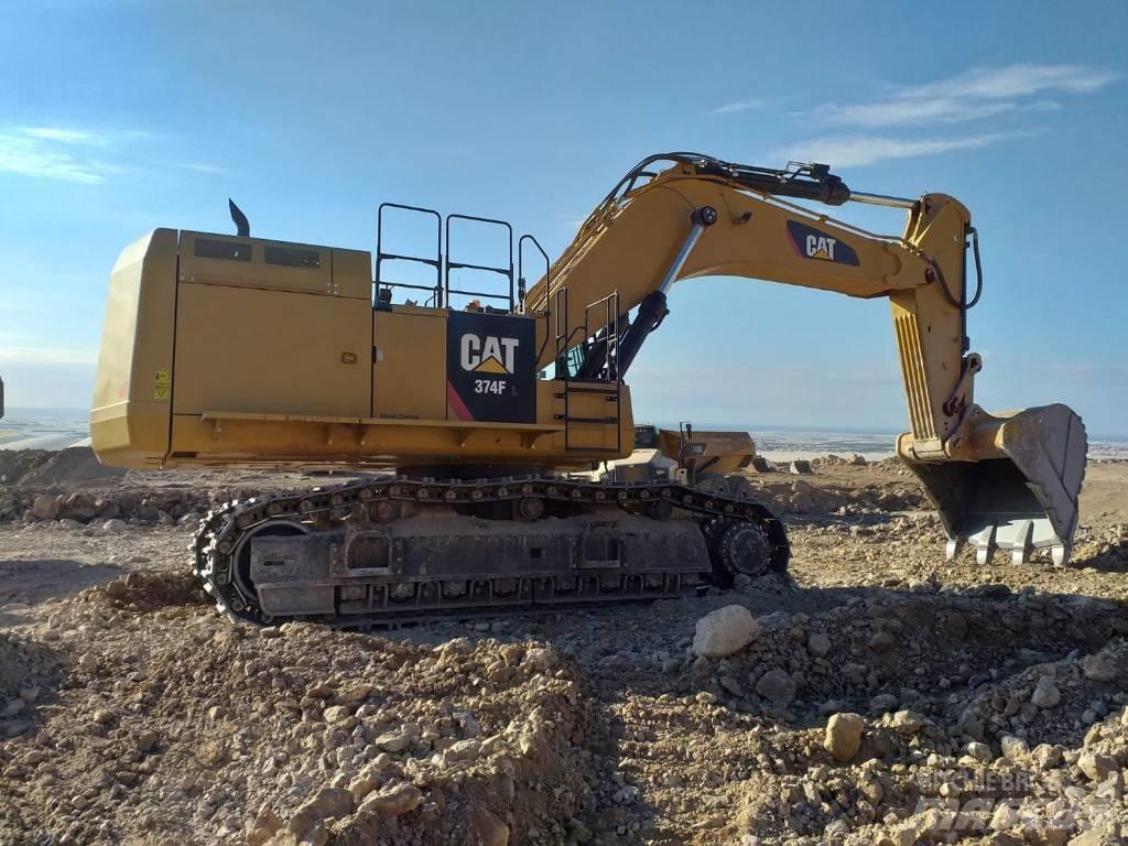 CAT 374 F حفارات زحافة