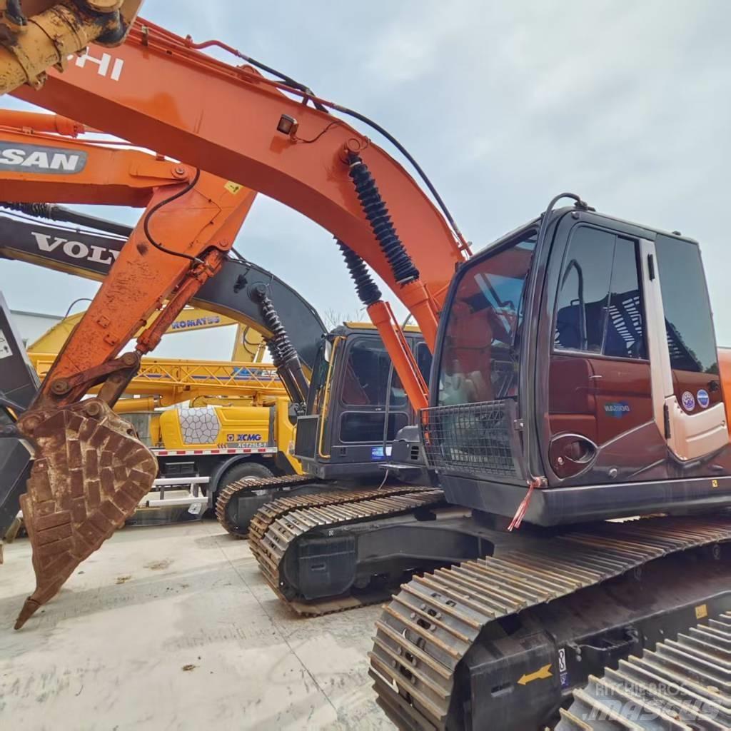 Hitachi ZX 210 حفارات زحافة