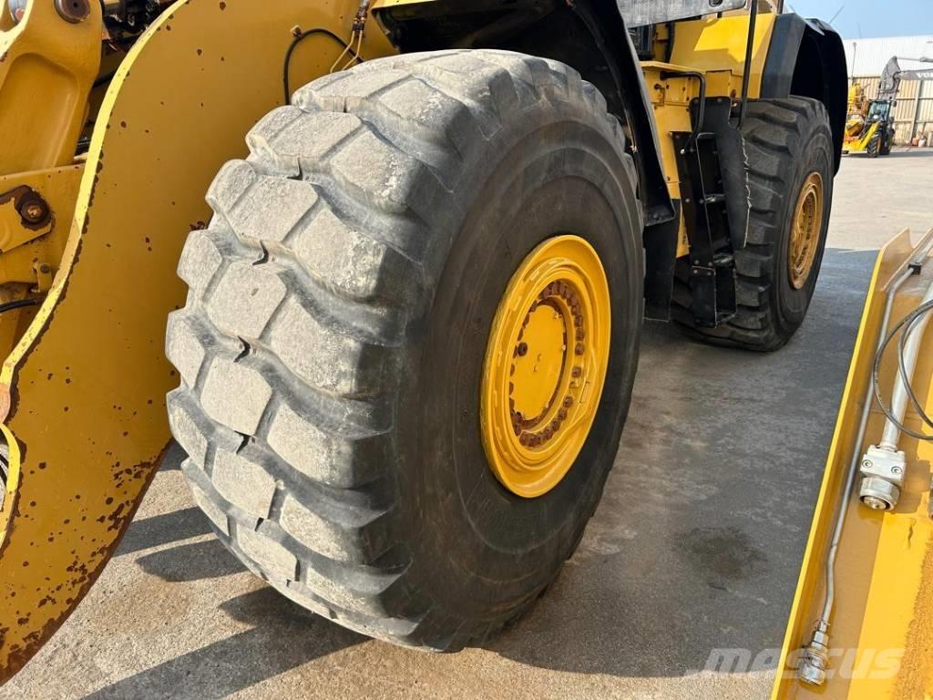 CAT 980 لوادر بعجل