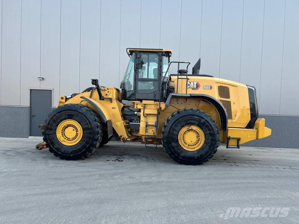 CAT 980 لوادر بعجل