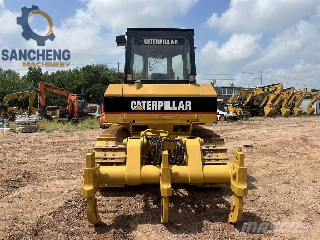 CAT D 6 G بلدوزرات مجنزرة