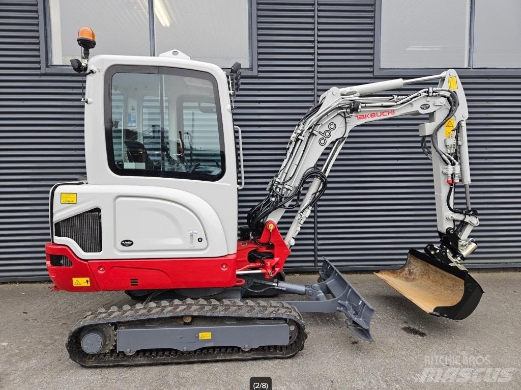 Takeuchi TB 225 حفارات صغيرة أقل من 7 طن (حفارات صغيرة)