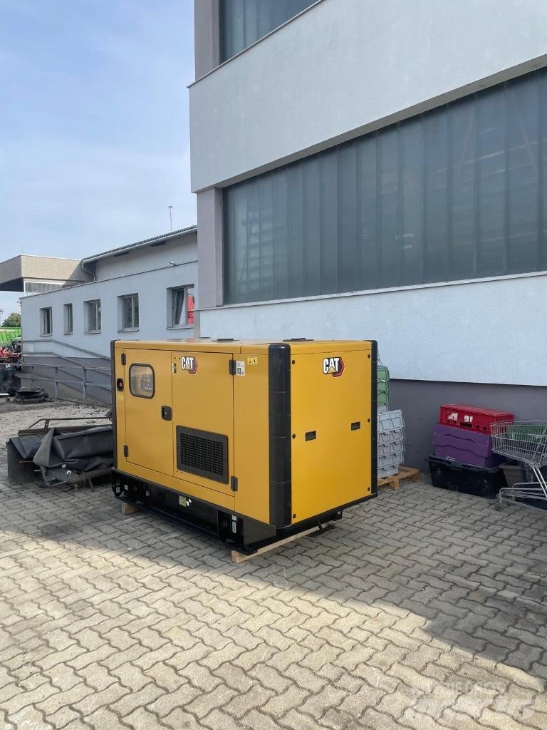 CAT 65 kva مولدات ديزل