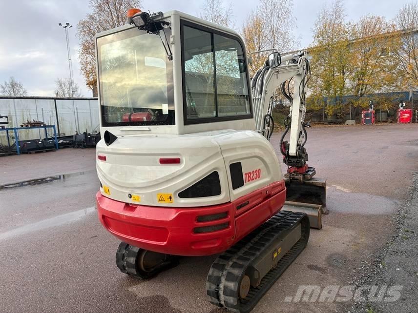 Takeuchi TB 216 حفارات صغيرة أقل من 7 طن (حفارات صغيرة)