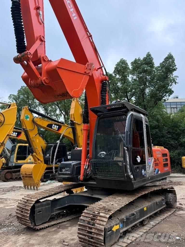 Hitachi ZX 200 حفارات زحافة