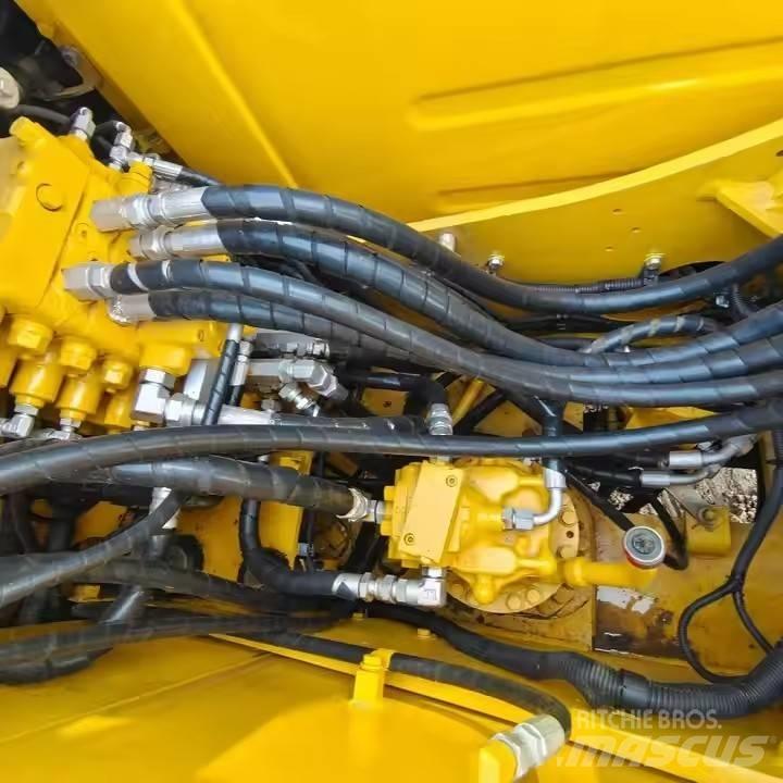 Komatsu PC120 حفارات زحافة
