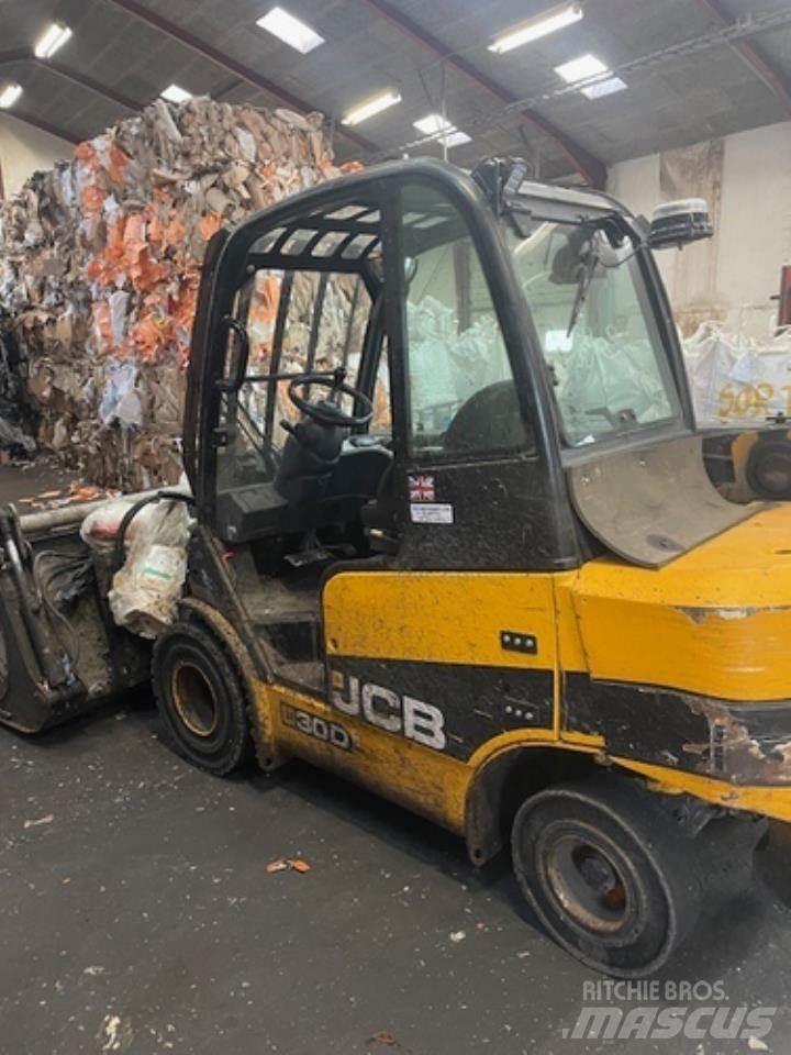 JCB TLT30 شاحنات ذات رافعات شوكية - أخرى