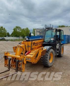 JCB 540-140 مناولات متداخلة