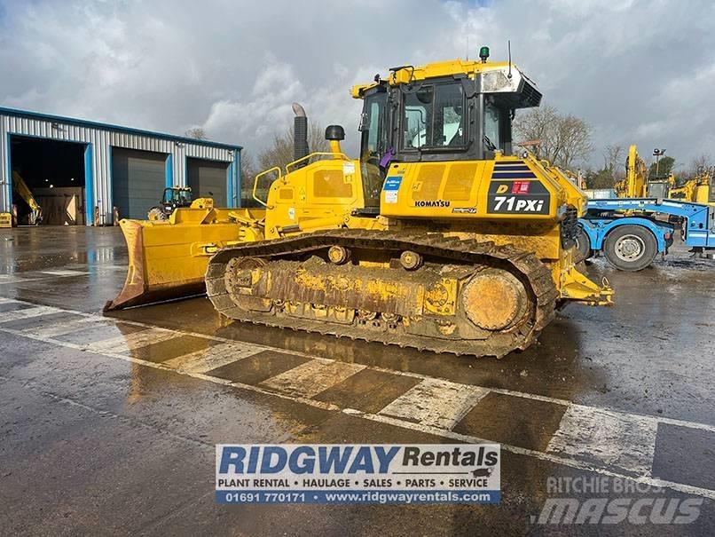 Komatsu D 71 PX-24 بلدوزرات مجنزرة