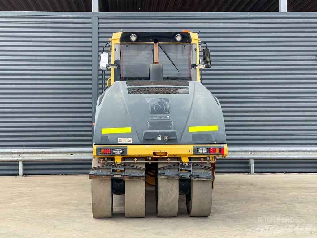Bomag BW 25 RH مداحل ذات إطارات هوائية
