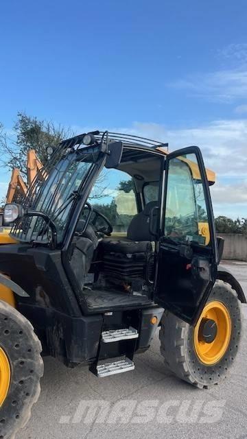 JCB 560-80 مناولات متداخلة