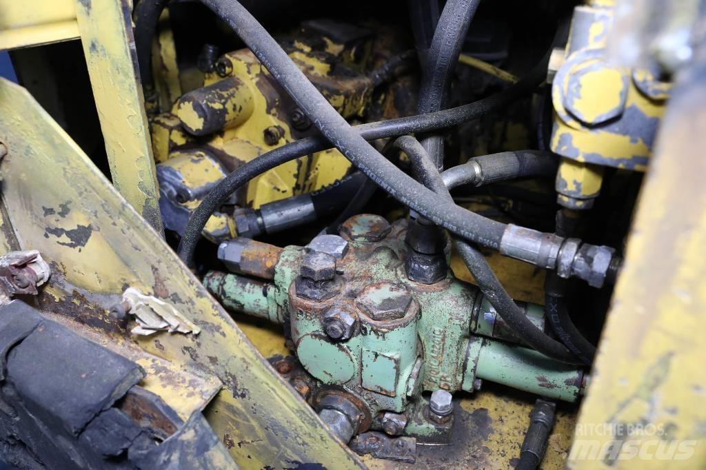 Kobelco SK 60-3 حفارات زحافة
