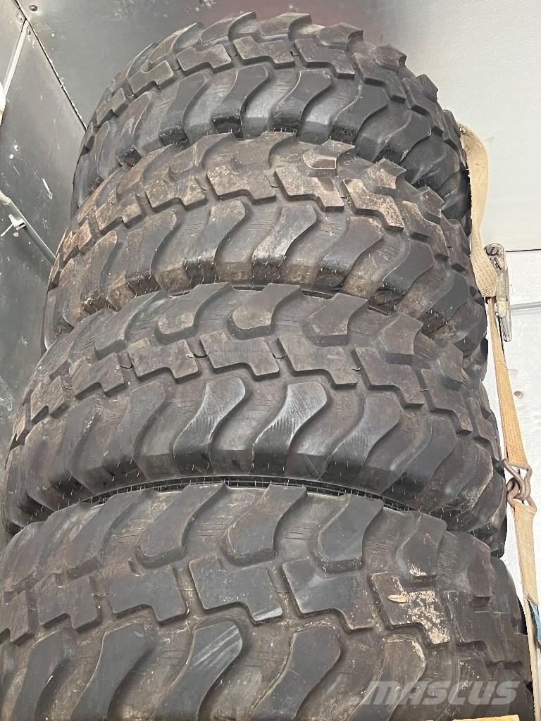 Bobcat L 85 لوادر بعجل