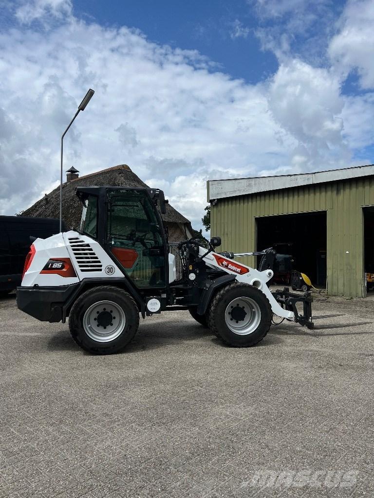 Bobcat L 85 لوادر بعجل