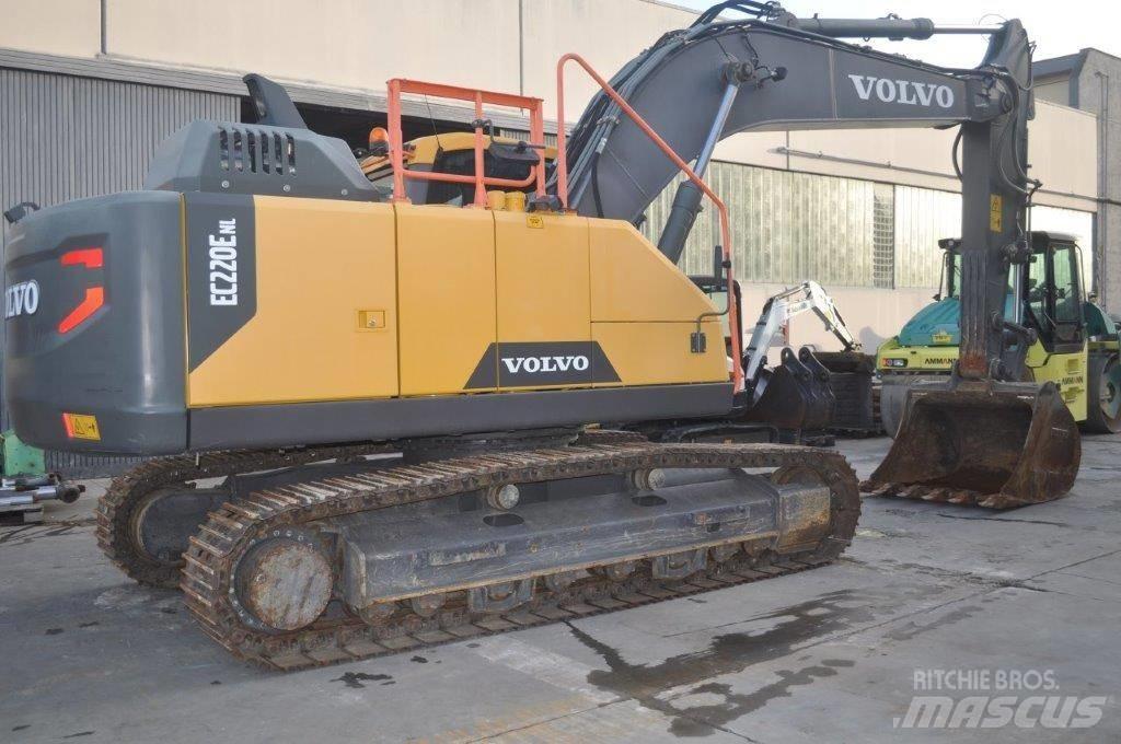 Volvo EC 220 ENL حفارات زحافة