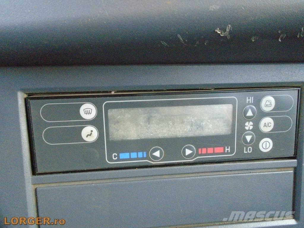 Komatsu HM300-2 ساحبات مفصلية