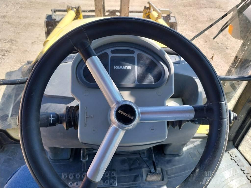 Komatsu WB 93 R-5EO لوادر ذات جرافات عكسية