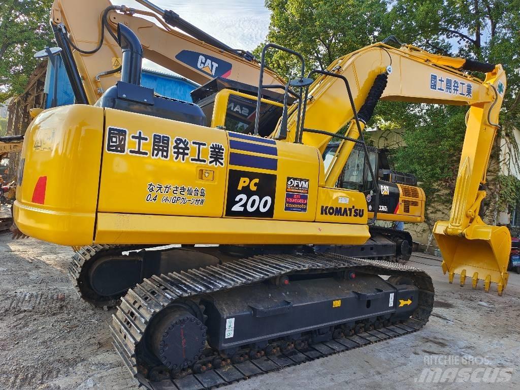 Komatsu PC 200-8 حفارات زحافة