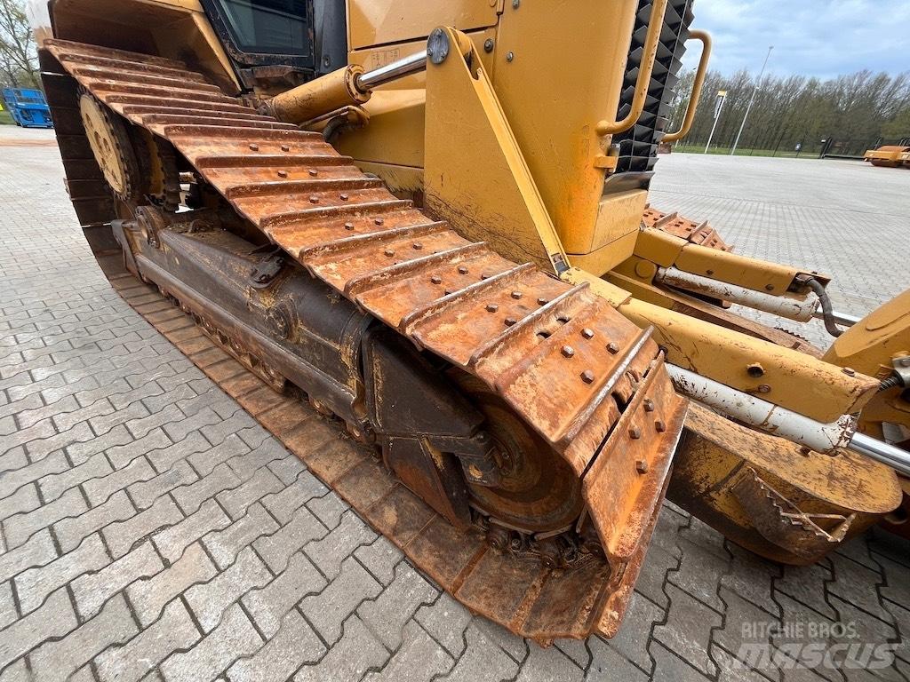 CAT D6N XL بلدوزرات مجنزرة