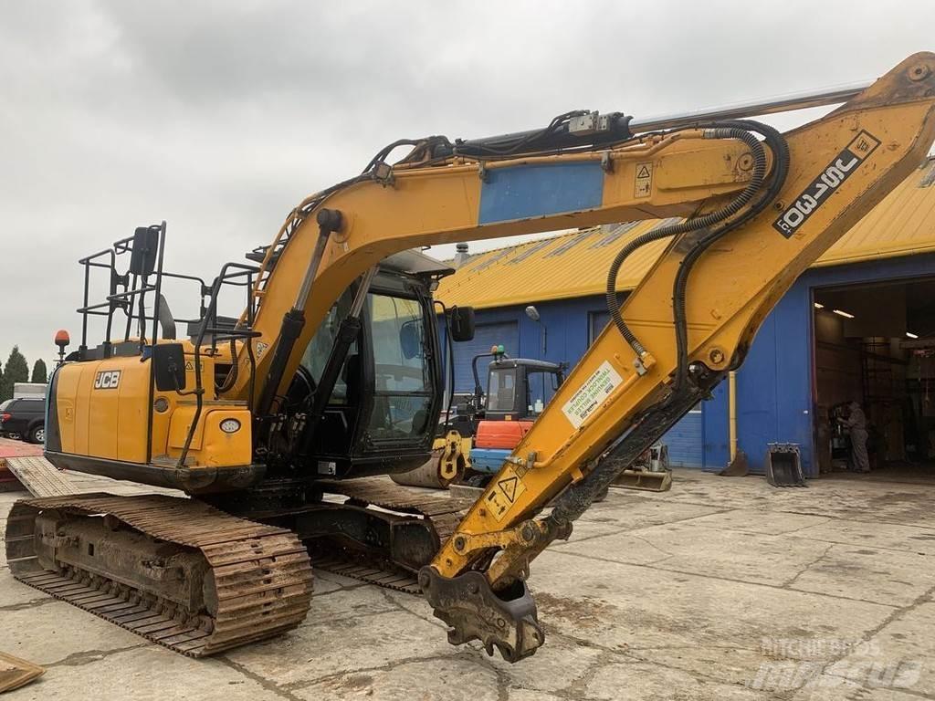 JCB JS130 حفارات زحافة