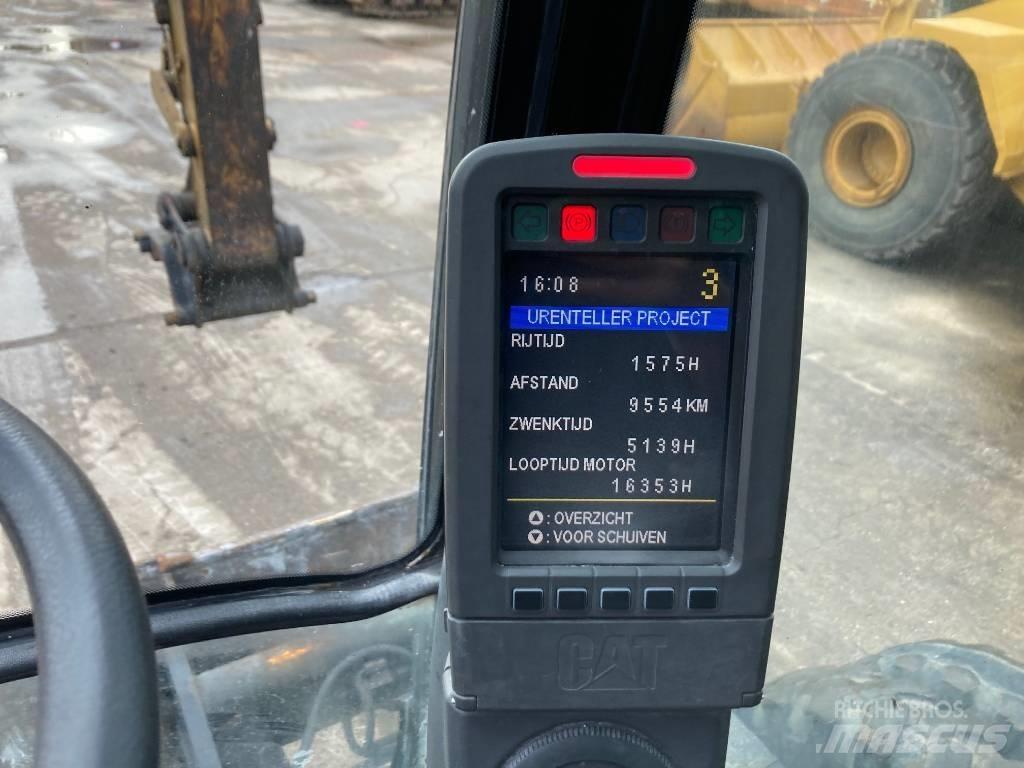 CAT M 316 D حفارات بعجل