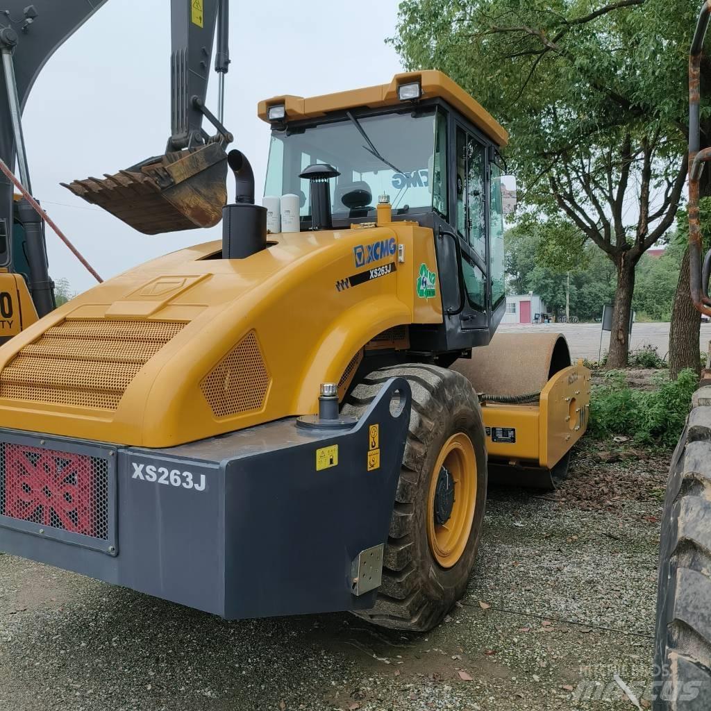 XCMG XS 263 J مداحل أحادية الأسطوانة