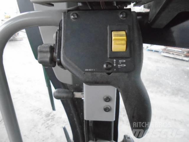 CAT 140 M 2 AWD معدات تمهيد الطرق