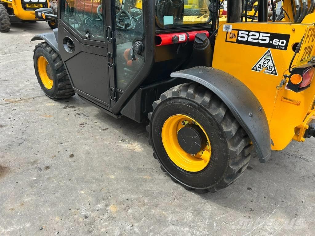 JCB 525-60 مناولات متداخلة