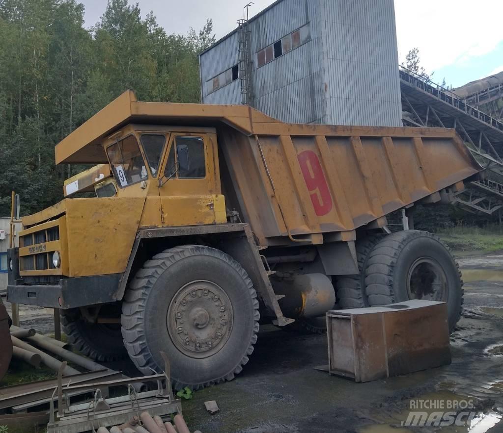 Belaz 7523 شاحنات المخلفات الصلبة