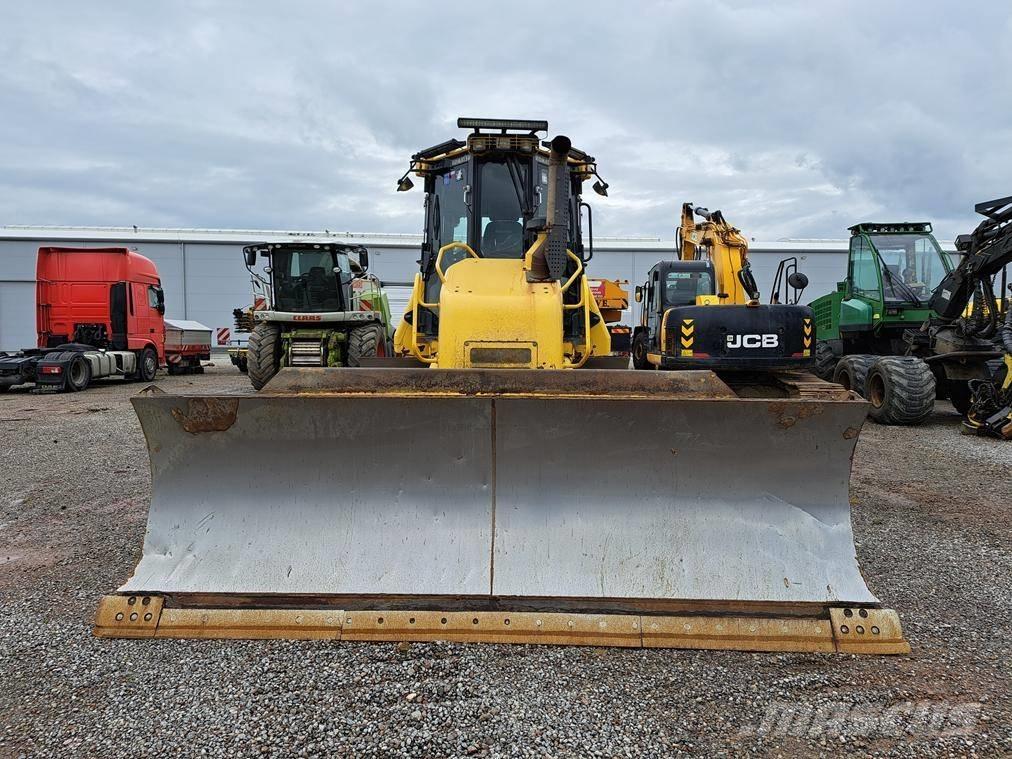 Komatsu D 61 PXi-24 بلدوزرات مجنزرة