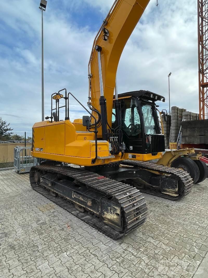 JCB 220 X LC حفارات زحافة