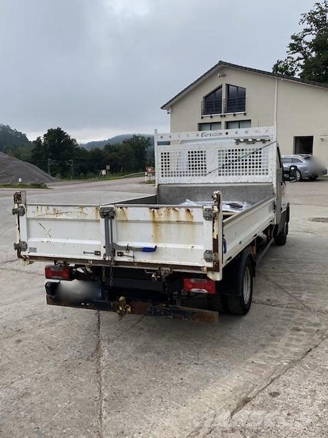 Iveco 35C18 شاحنات قلابة