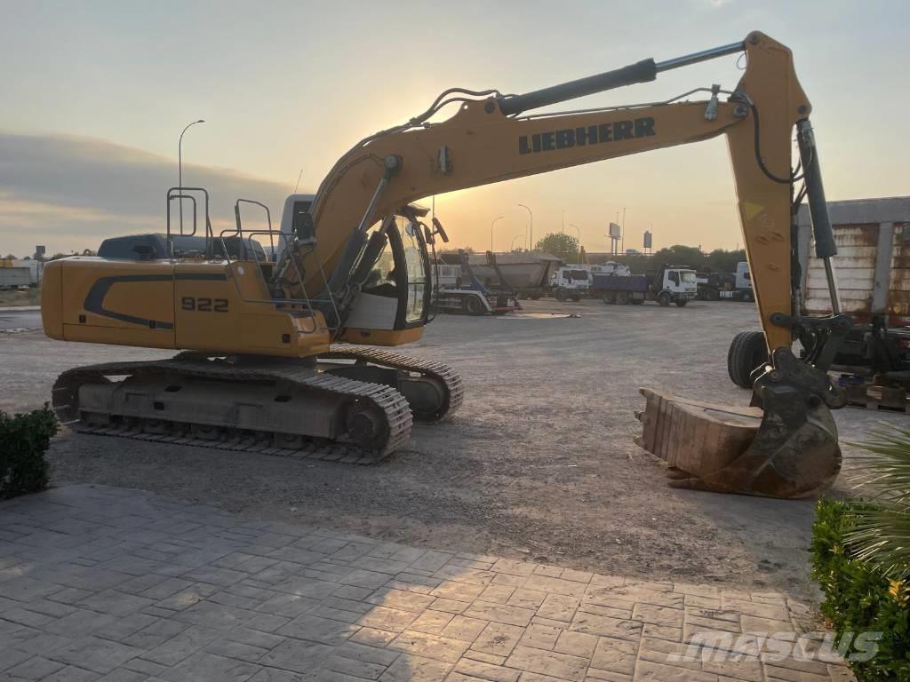 Liebherr R922 NLC حفارات زحافة