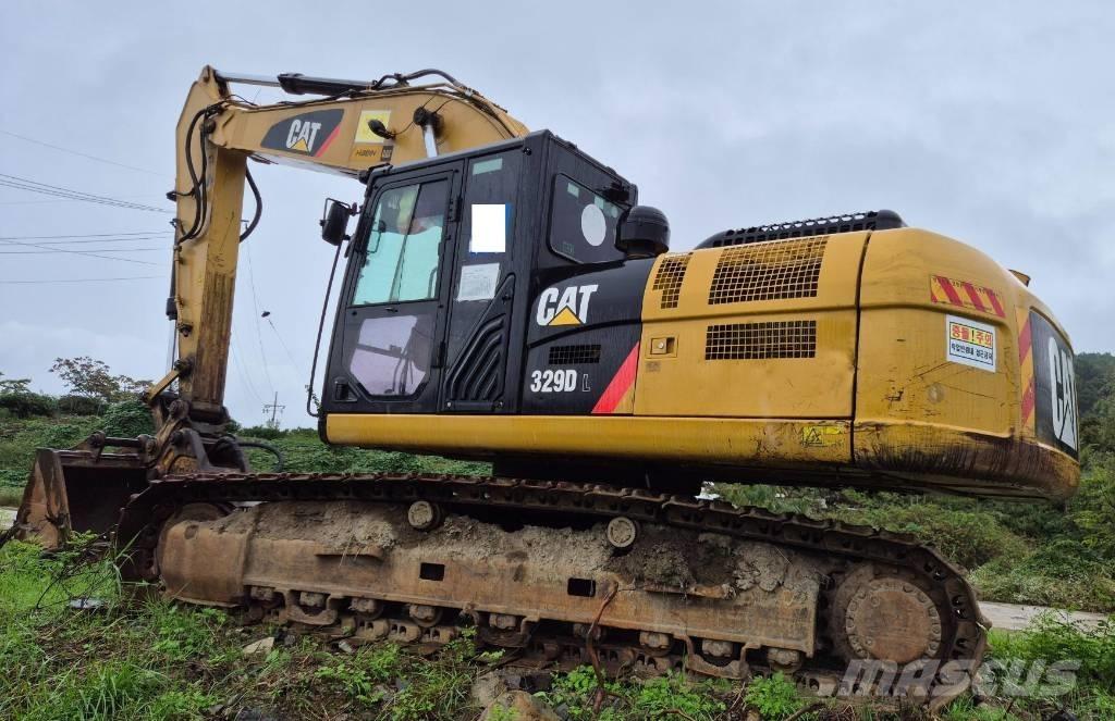 CAT 329 D L حفارات زحافة