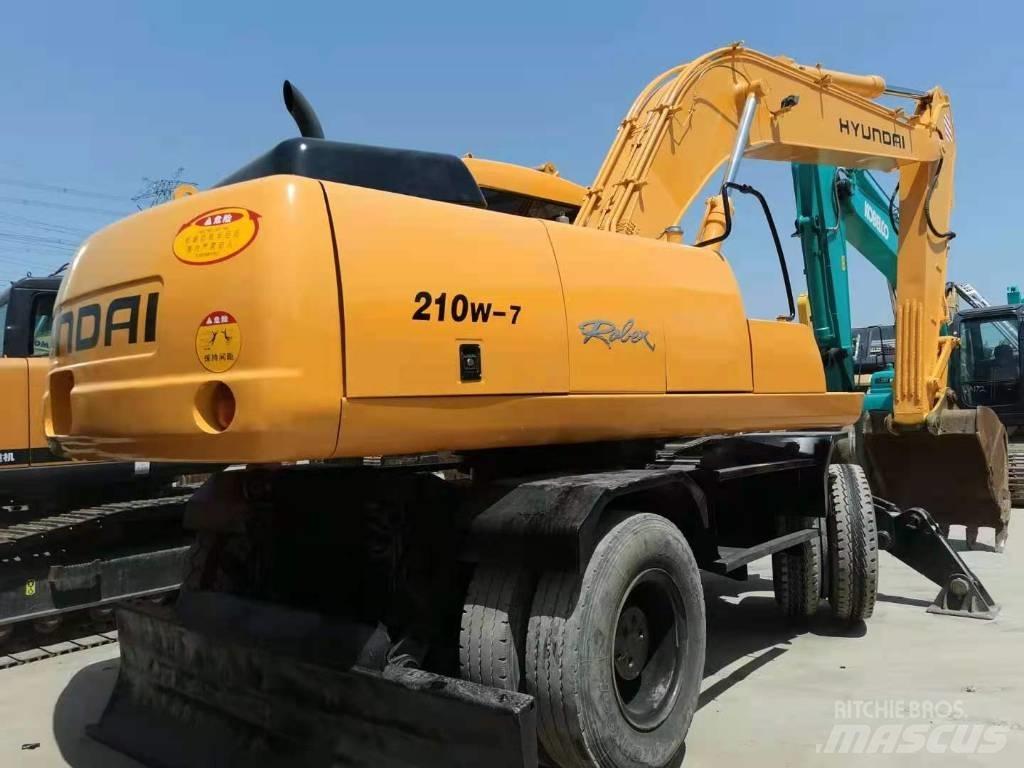 Hyundai R210W-7 حفارات بعجل