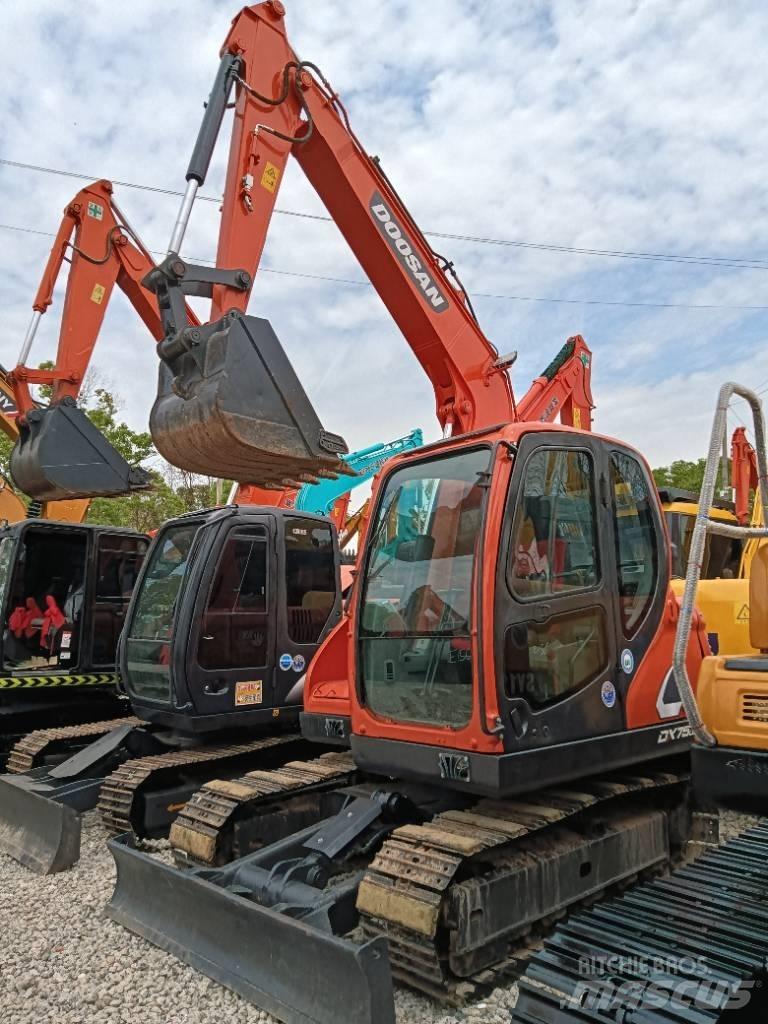 Doosan DX 75 حفارات زحافة
