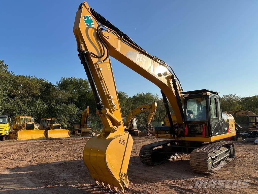 CAT 320 D2L حفارات زحافة